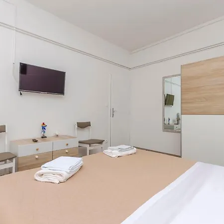 House Sanja Βόντιτσε