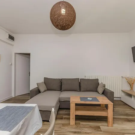 House Sanja * Βόντιτσε